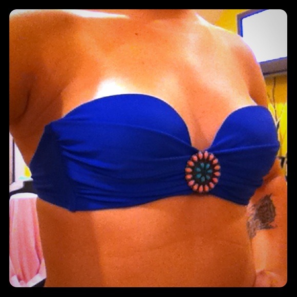 Gorgeous strapless bathing suit top👙