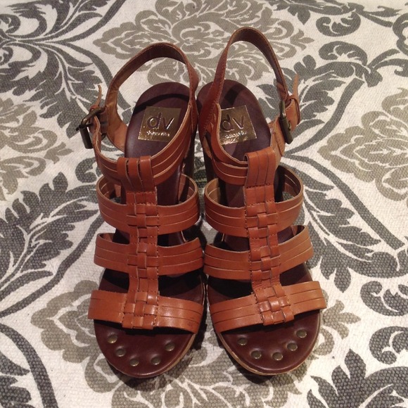 DV Dolce Vita "Shellie" Cognac Wedge Size 7.5