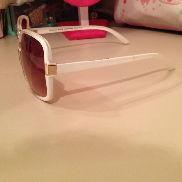 ☀White Ombré American Eagle Sunglasses☀ - Picture 2 of 4
