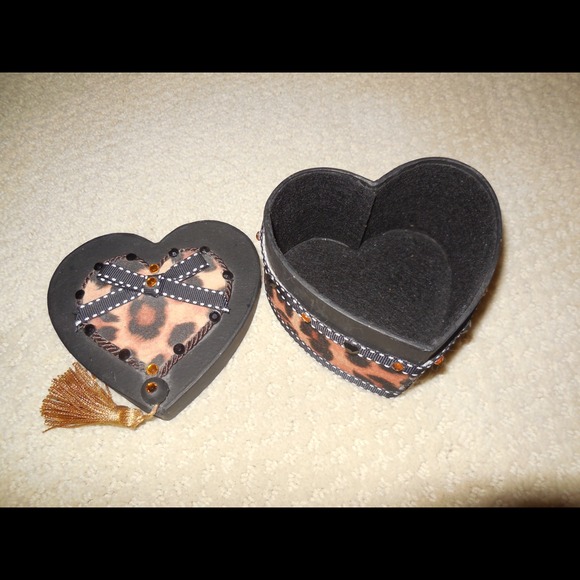Heart Shaped Jewelry Box - Picture 2 of 3