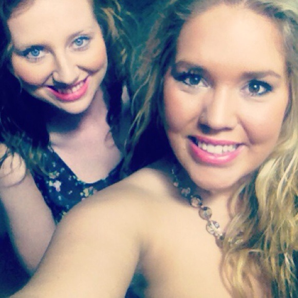 They call me Maree wecome to my closet! - Picture 2 of 4