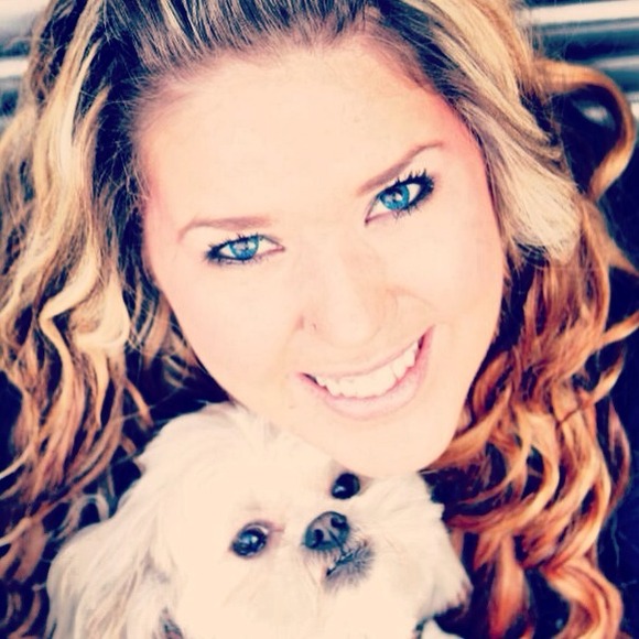 They call me Maree wecome to my closet! - Picture 3 of 4