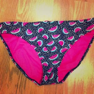 Watermelon bikini bottoms. 🍉