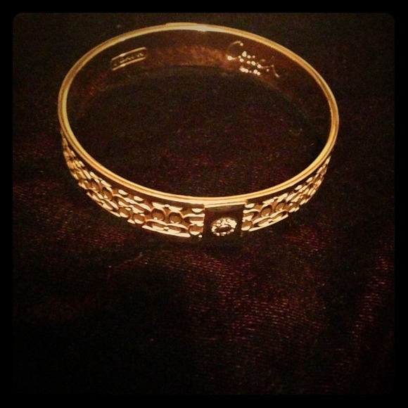 ✋SOLD✋ Authentic Coach Gold Bracelet 💛