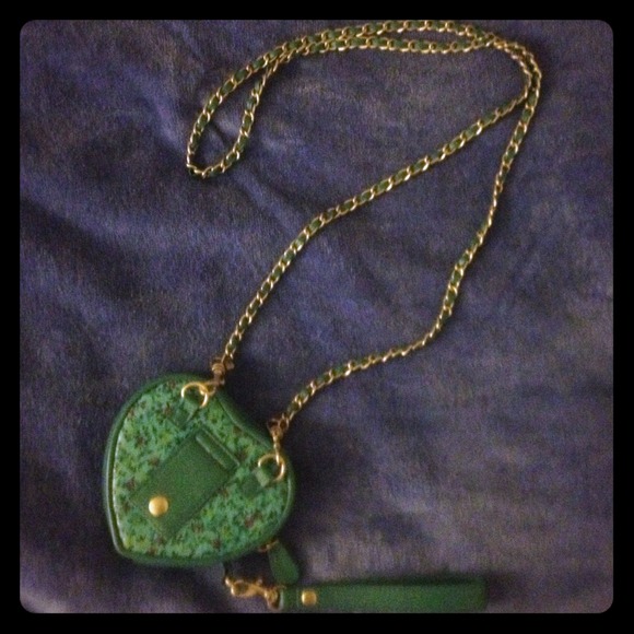 Turquoise heart-shaped chain bag!!