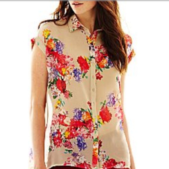 Floral lace top