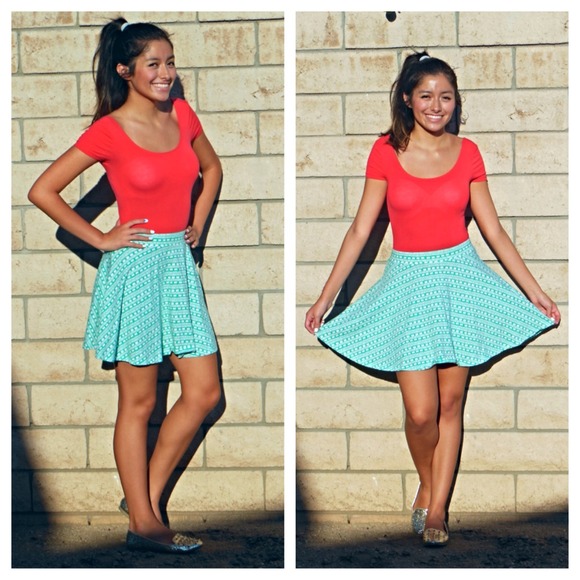 Red leotard - Picture 4 of 4