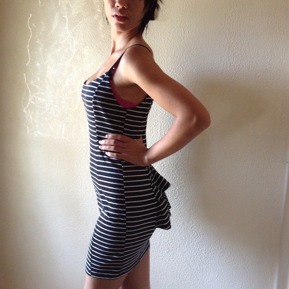 STRIPPED RUFFLE DRESS - Picture 2 of 4
