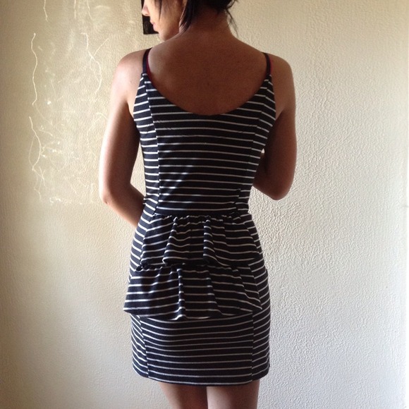STRIPPED RUFFLE DRESS - Picture 3 of 4