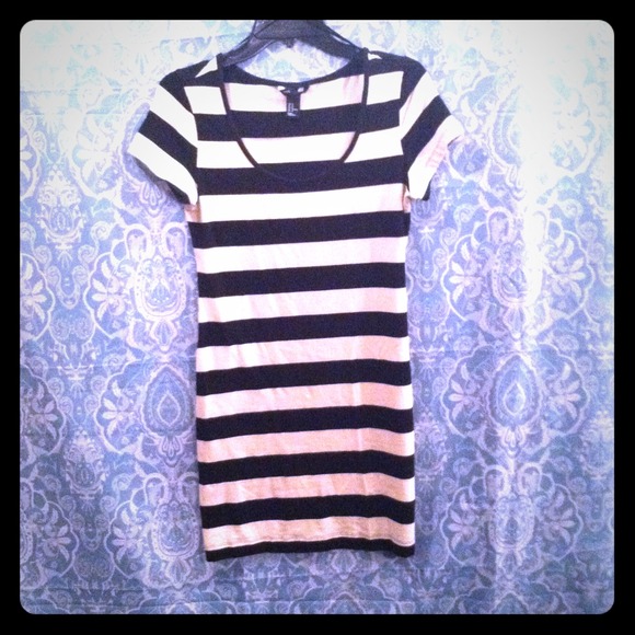 🚫TRADED🚫Black & Light Beige Stripped Dress
