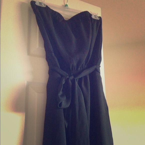 🌟REDUCED🌟strapless Express cocktail dress