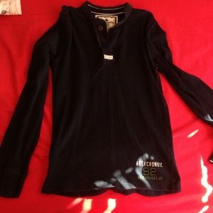 Abercrombie Henley Boys (size large) Navy
