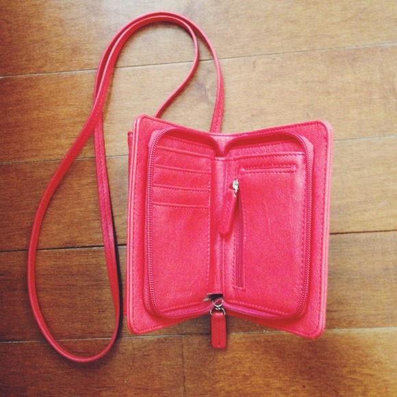 • The Limited Red Cross Body Bag • - Picture 3 of 3