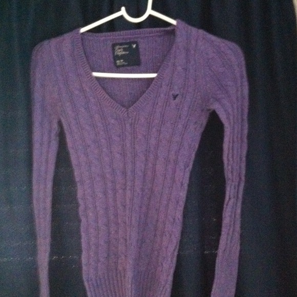 Sold in bundle !! American eagle sweater