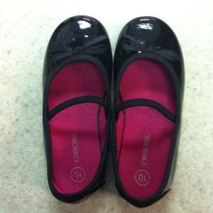 Black patent leather toddler shoes