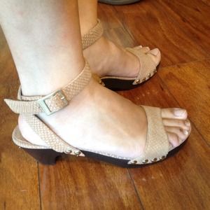 NWOT Jimmy Choo Sandal- beige color python print