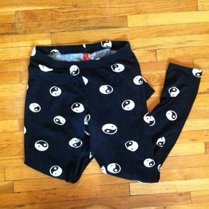 SOLD H&M yin & yang leggings