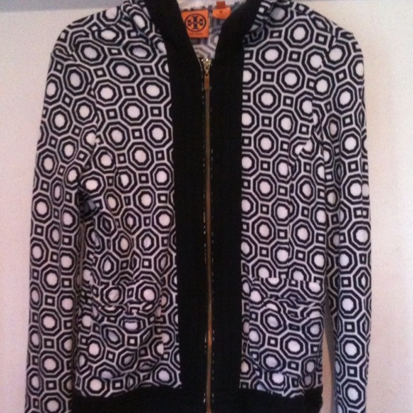 🎉🎉🎉🎉sold🎉🎉🎉🎉Tory Burch terry cloth hoodie