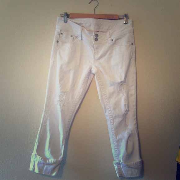 🚫TRADED🚫 Destroyed White Denim