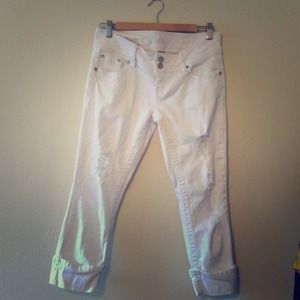 🚫TRADED🚫 Destroyed White Denim