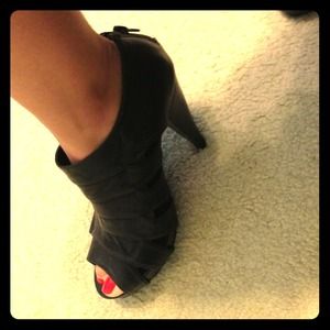 Open-toe black 3 1/2 inch heels
