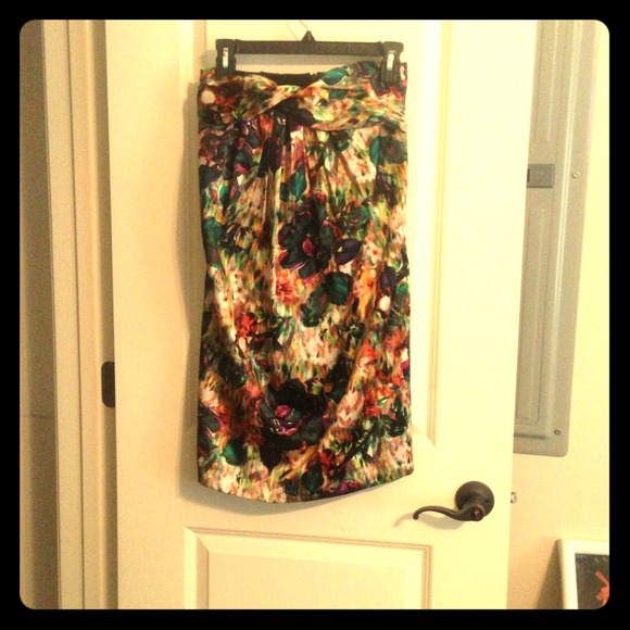 Extremely gorgeous strapless floral dress