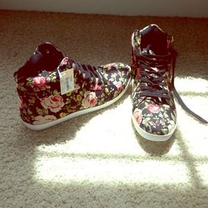 FOREVER 21 high top florals