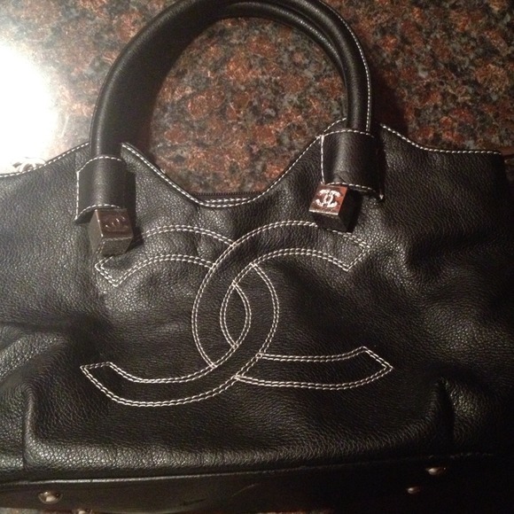 CHANEL Handbag