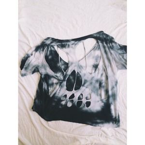 🌴SOLD IN BUNDLE🌴bm tie dye skull cut out crop 💀