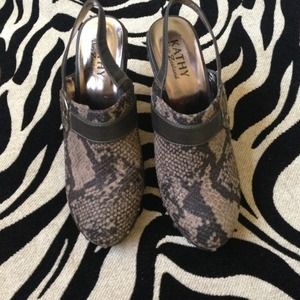 Chunky heel snake skin heels!