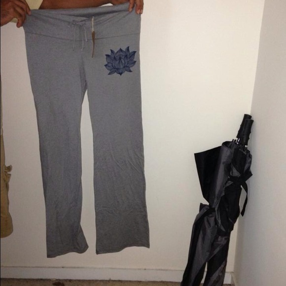 Never worn women's tight fit drawstring hemp pants - Picture 2 of 2