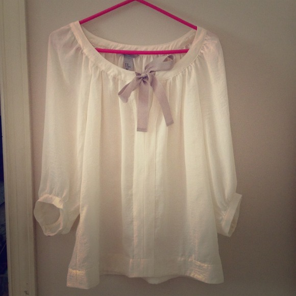 H&M flowy top.