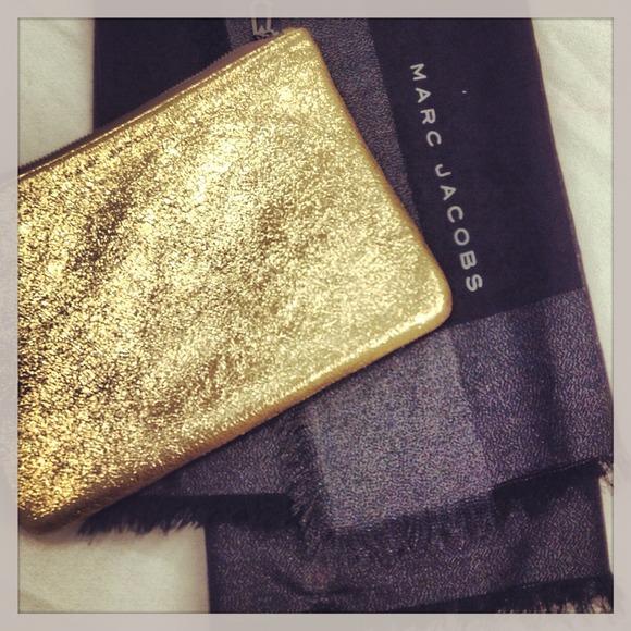 Marc Jacobs Cashmere black scarf & Makeup clutch. - Picture 1 of 1