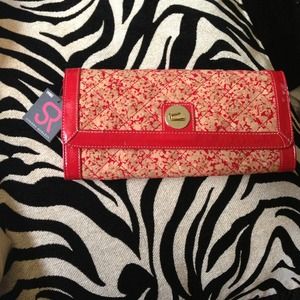 Cork with red detail clutch