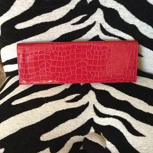 Red clutch
