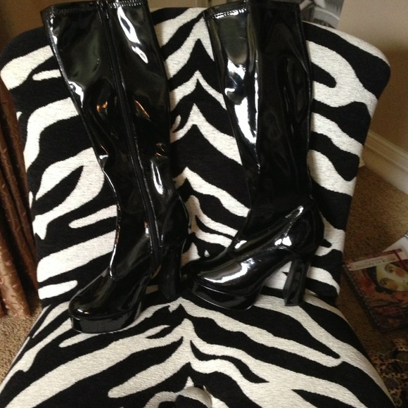 Black patent leather chunky heel boots