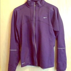 Bundle🌺 Nike jacket and Nike capris