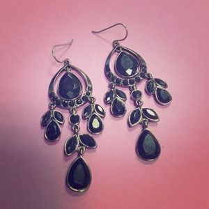 ❌SOLD❌Black jewel earrings
