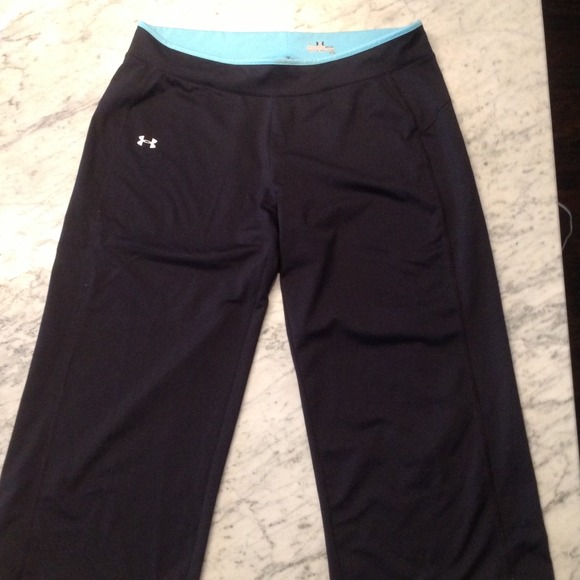 ❌Sold❌Under Armour work out crops