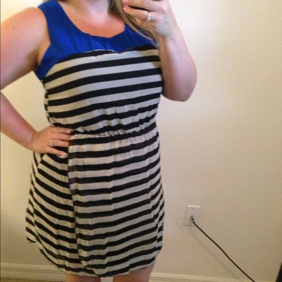 SOLD ✳-💙 Stipe dress! - Picture 2 of 3