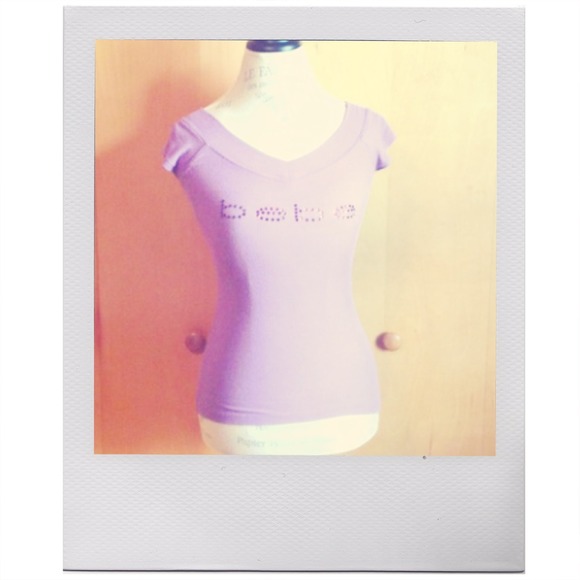 ｂｅｂｅ ｖ-ｎｅｃｋ