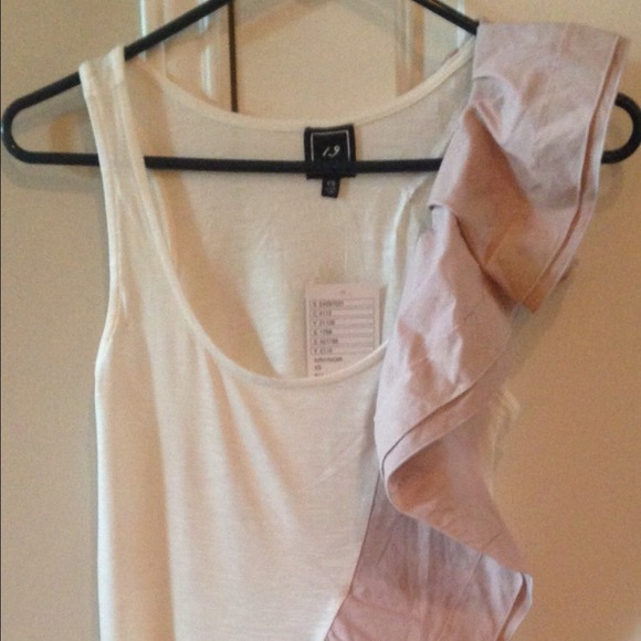 *NWT* One September brand tank with ruffle.
