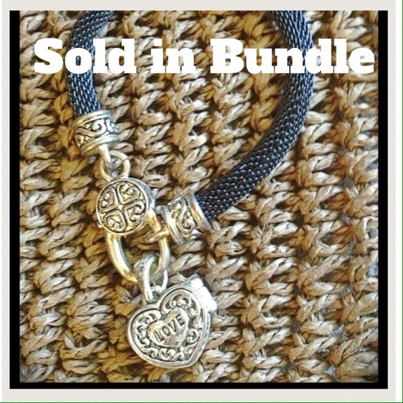 💗💗SOLD💗💗Black and silver bracelet