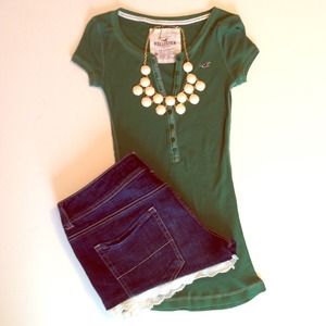 💢Sold💢Green hollister top