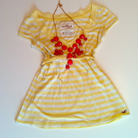 💢Sold💢Canary yellow top w/belt