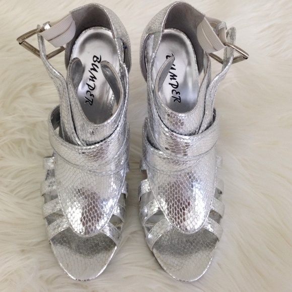 🎀 Heels Silver Shoes🎀
