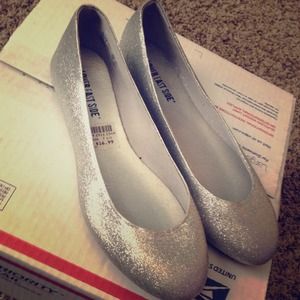 Silver glitter flats! 😍😍