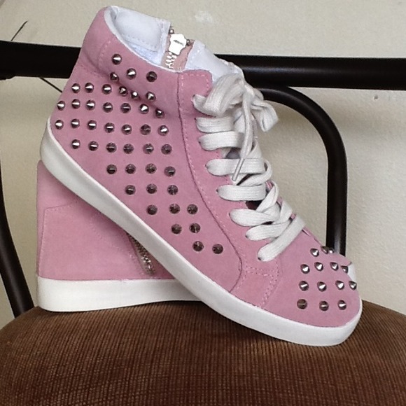 Brand new steve madden leather spiked  shoes