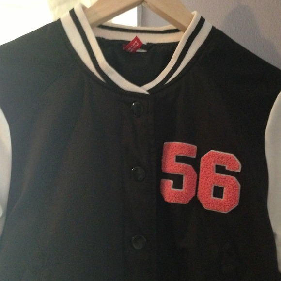 Varsity jacket - Picture 3 of 4