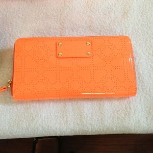 💢SOLD💢NWT KATE SPADE WALLET